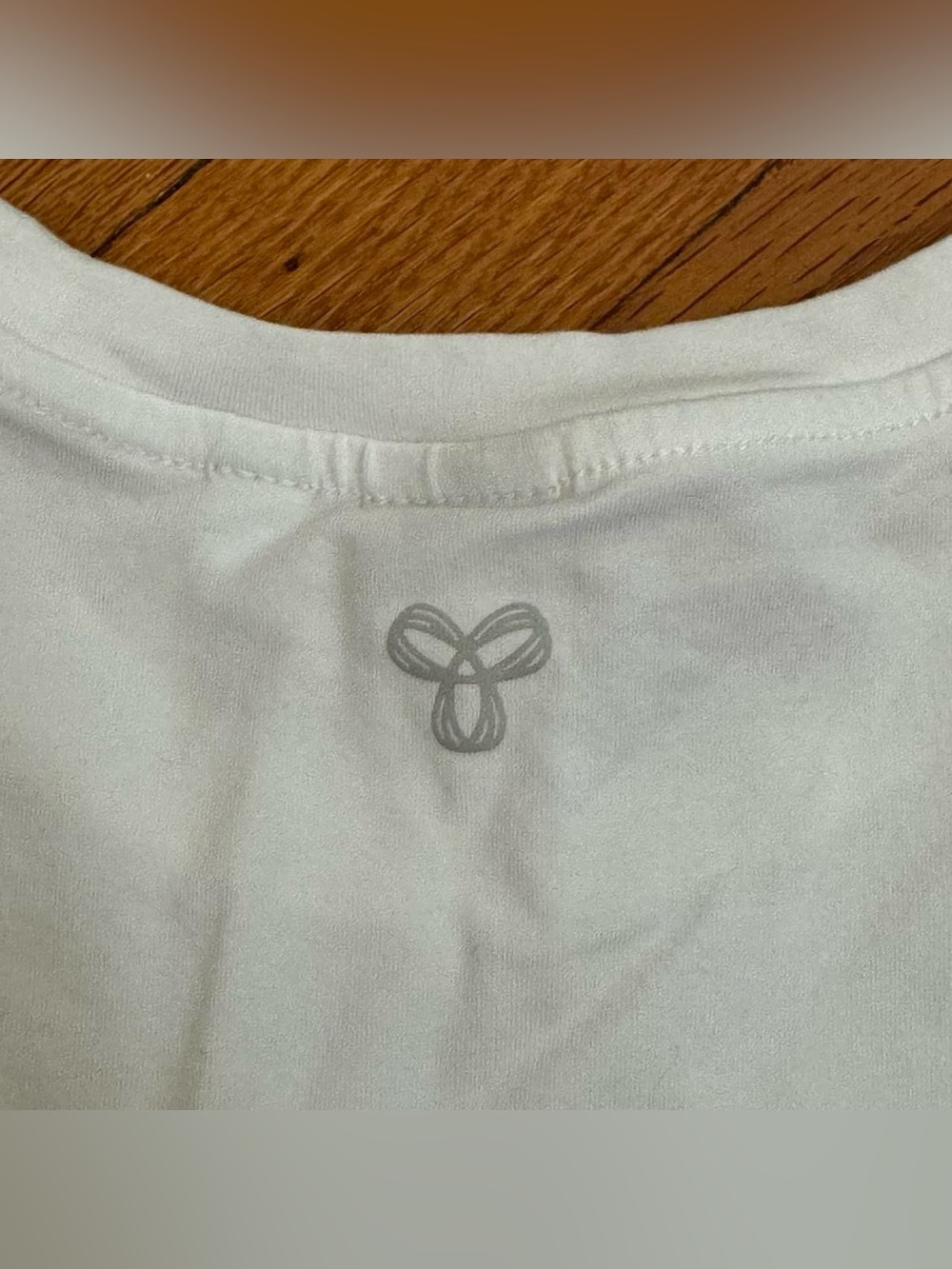 aritzia tna white cropped tee